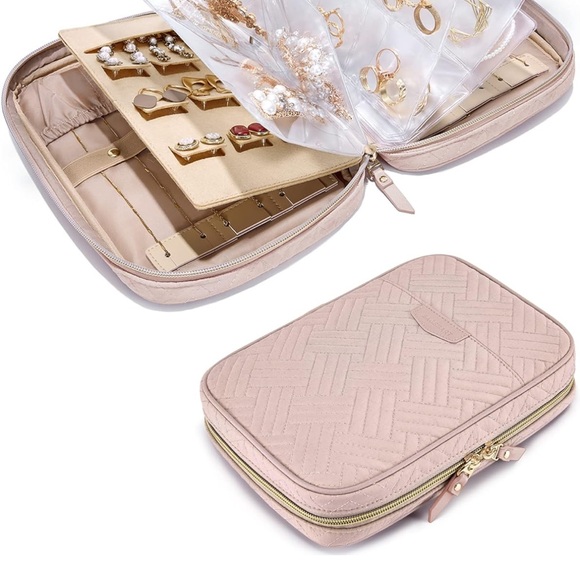 Bagsmart Handbags - BAGSMART Pink Quilted Jewelry Pouch accessory travel carrying case NWT flawed